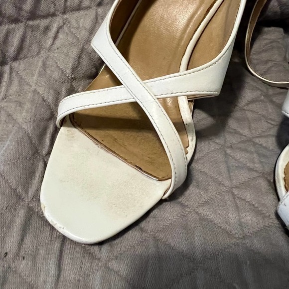 5/ $25 Colin Stuart white square toe sandals 7 - Picture 8 of 9